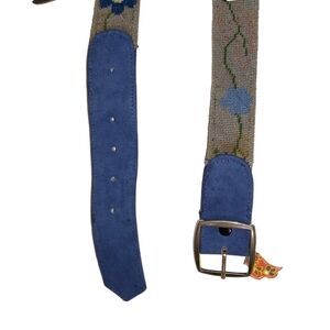 ⛱️VINTAGE Vogue Studio City, CA Custom Made Needlepoint, Suede, Brass